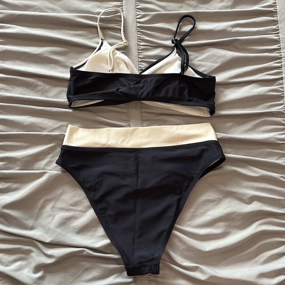 Cupshe Black & White Colorblock Twisted Bralette … - image 6